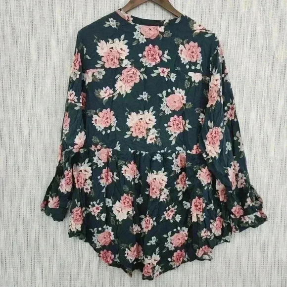 Torrid Rayon Women's Button up Blouse Size 4X Floral - Picture 2 of 7